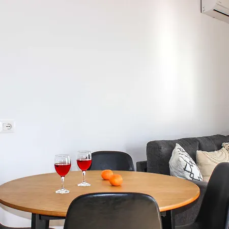 Sea Breeze Hideout B87 아파트